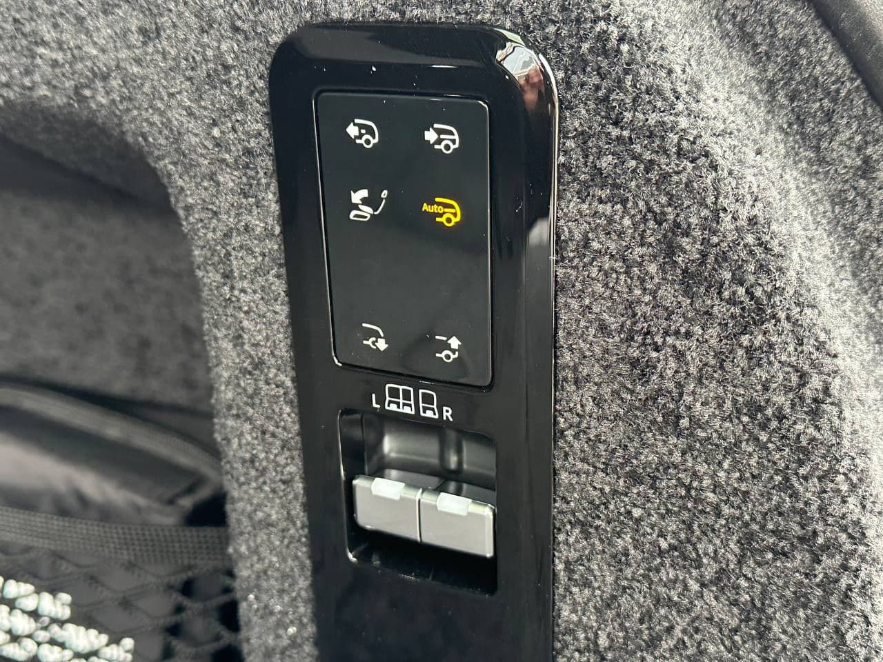 Land Rover Range Rover Vogue 2023 — Миниатюра 27