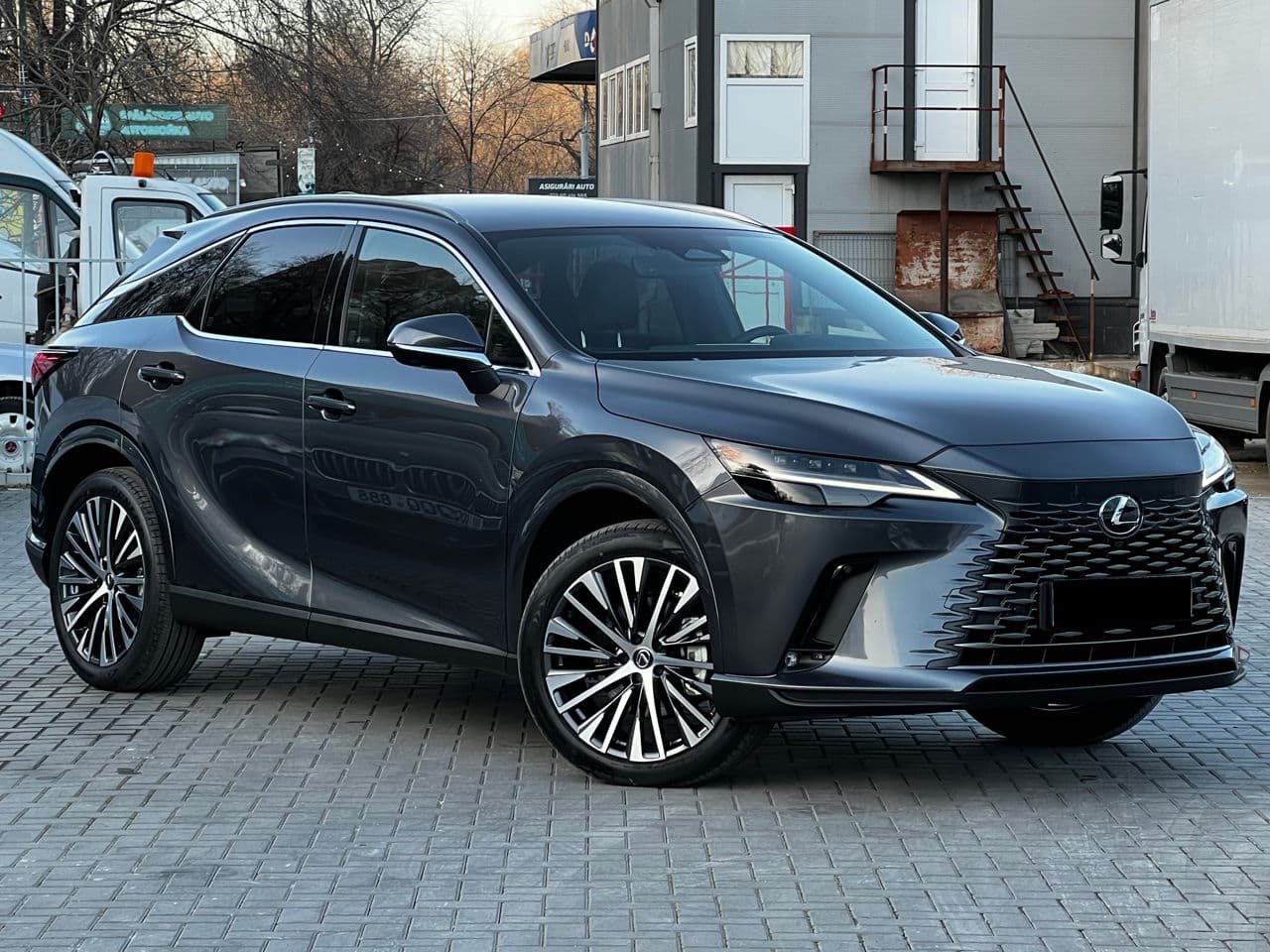 Lexus RX 350h 2023 — Миниатюра 3