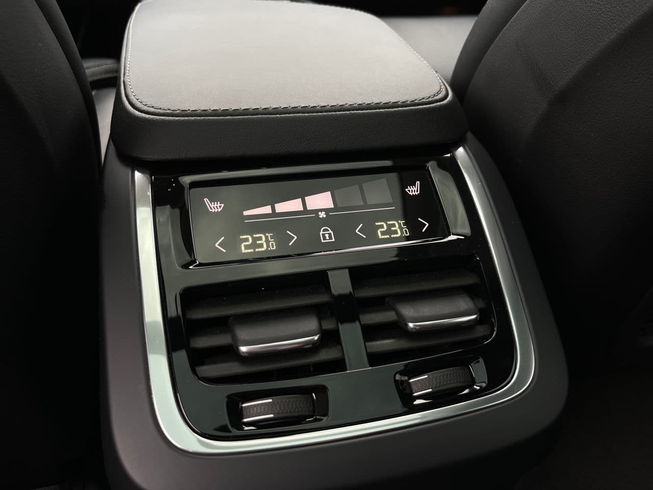 Volvo XC 90 2021 — Миниатюра 18