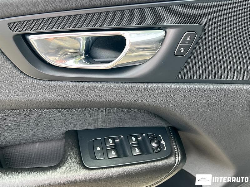 Volvo XC 60 2018 — Миниатюра 5
