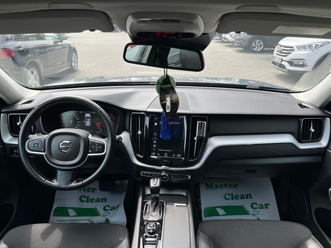 Volvo XC 60 2018 — Миниатюра 8