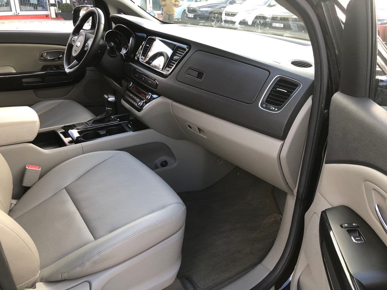 Kia Carnival 2017 — Миниатюра 13