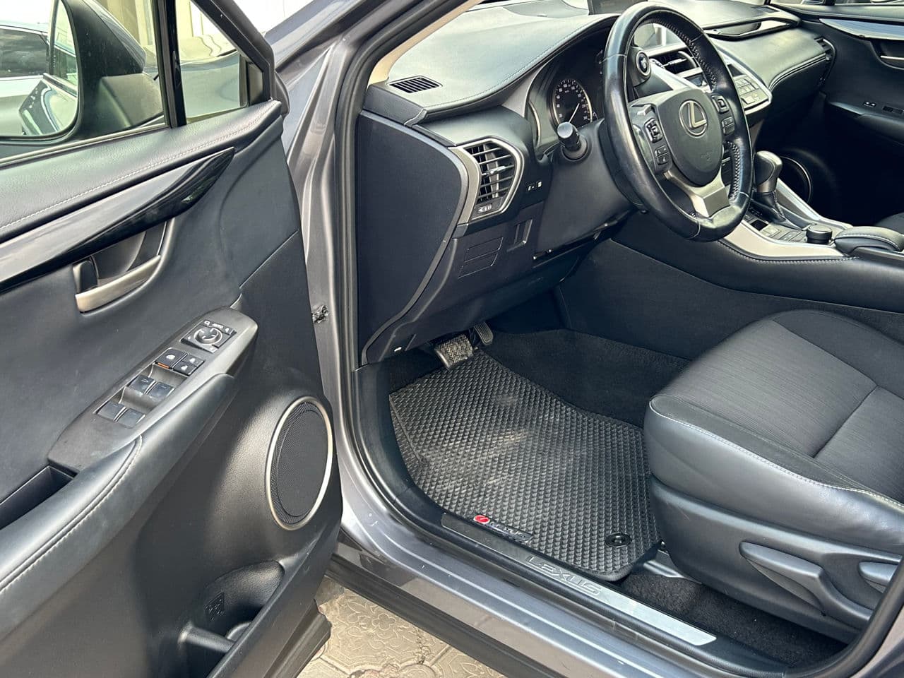 Lexus NX 300H 2015 — Миниатюра 5