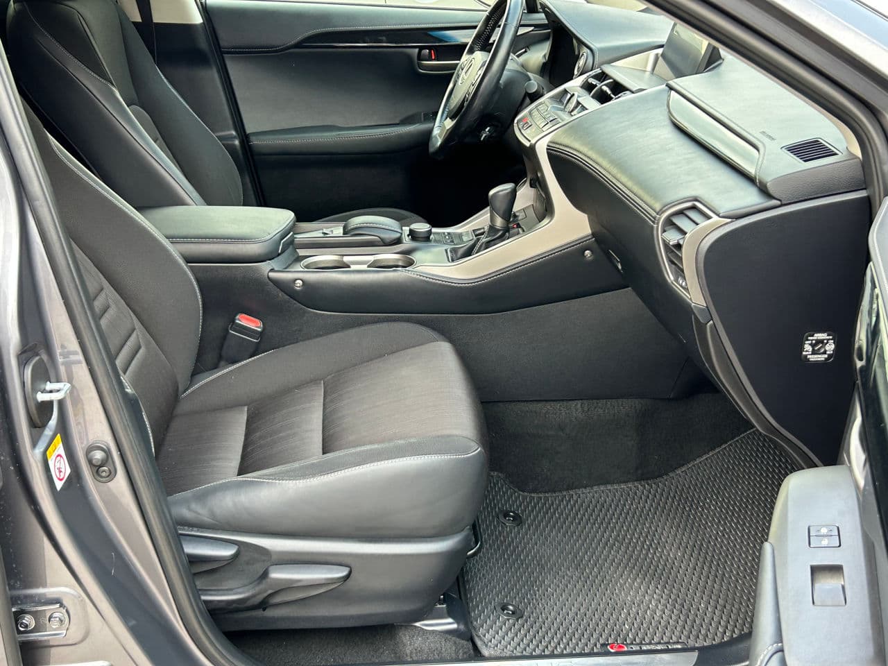 Lexus NX 300H 2015 — Миниатюра 13