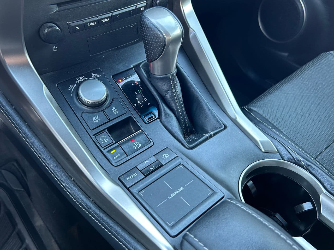 Lexus NX 300H 2015 — Миниатюра 14