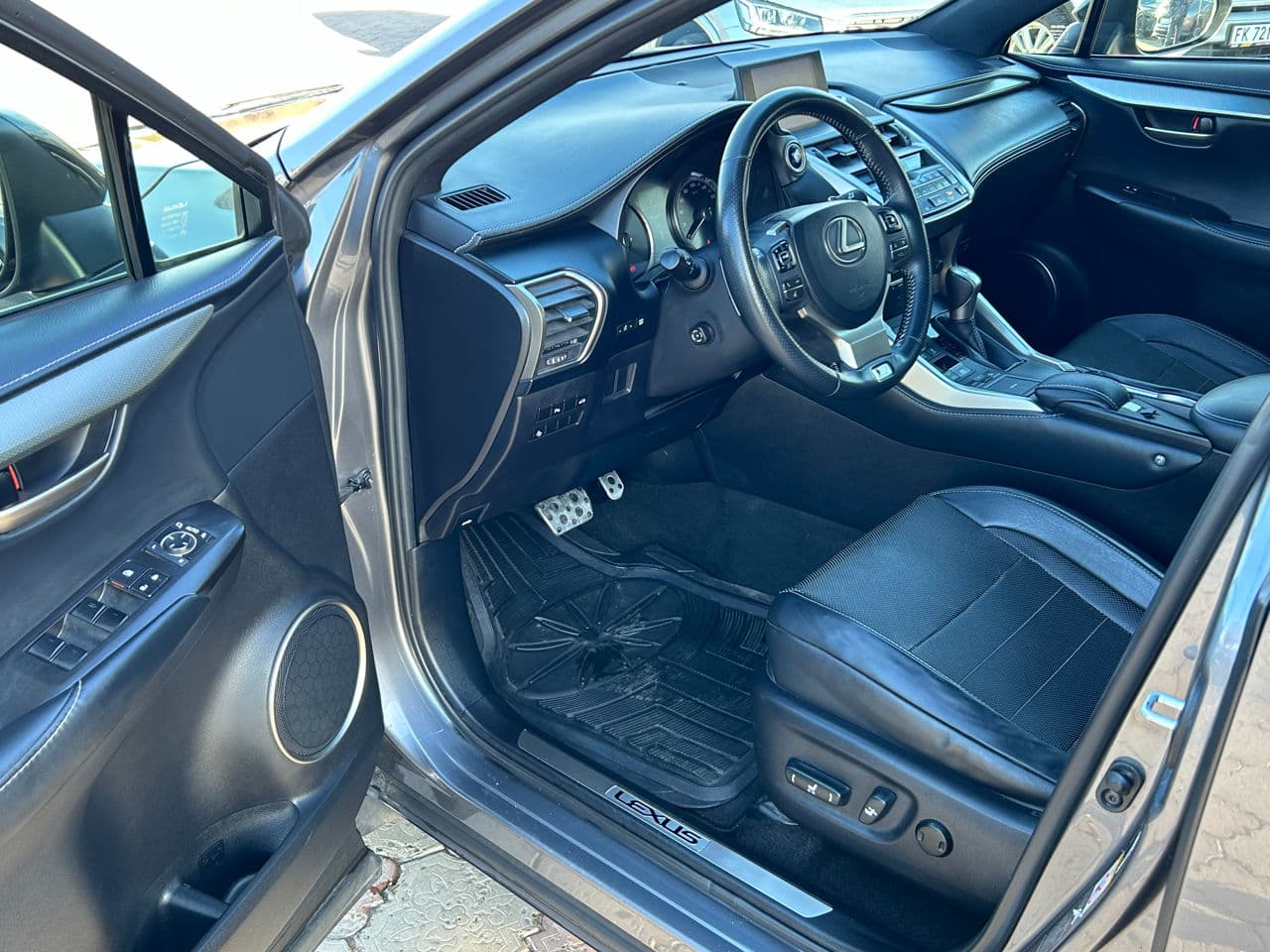 Lexus NX 300H 2015 — Миниатюра 6