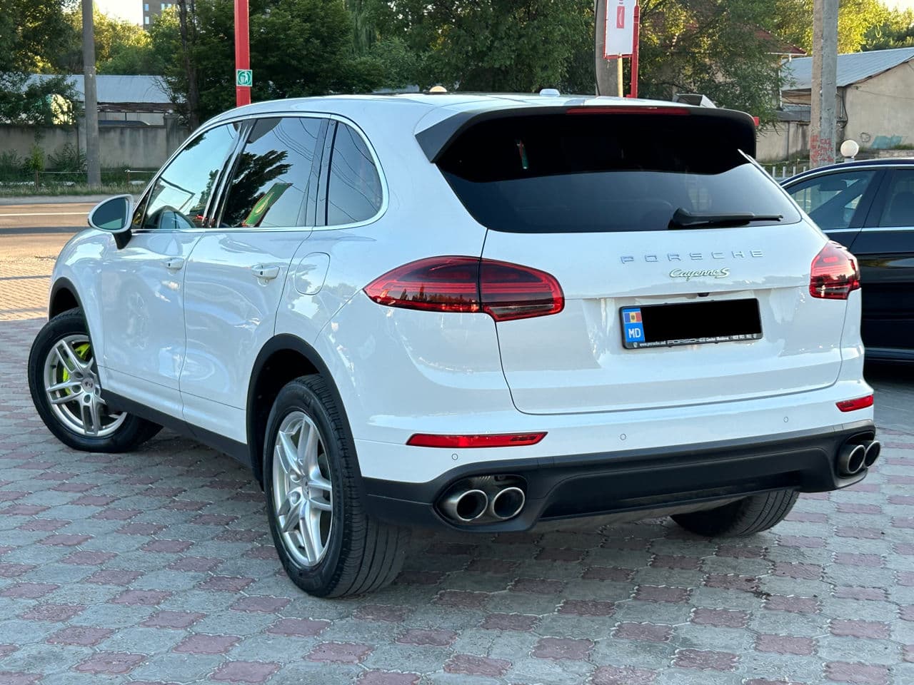 Porsche Cayenne S Hybrid 2015 — Миниатюра 3