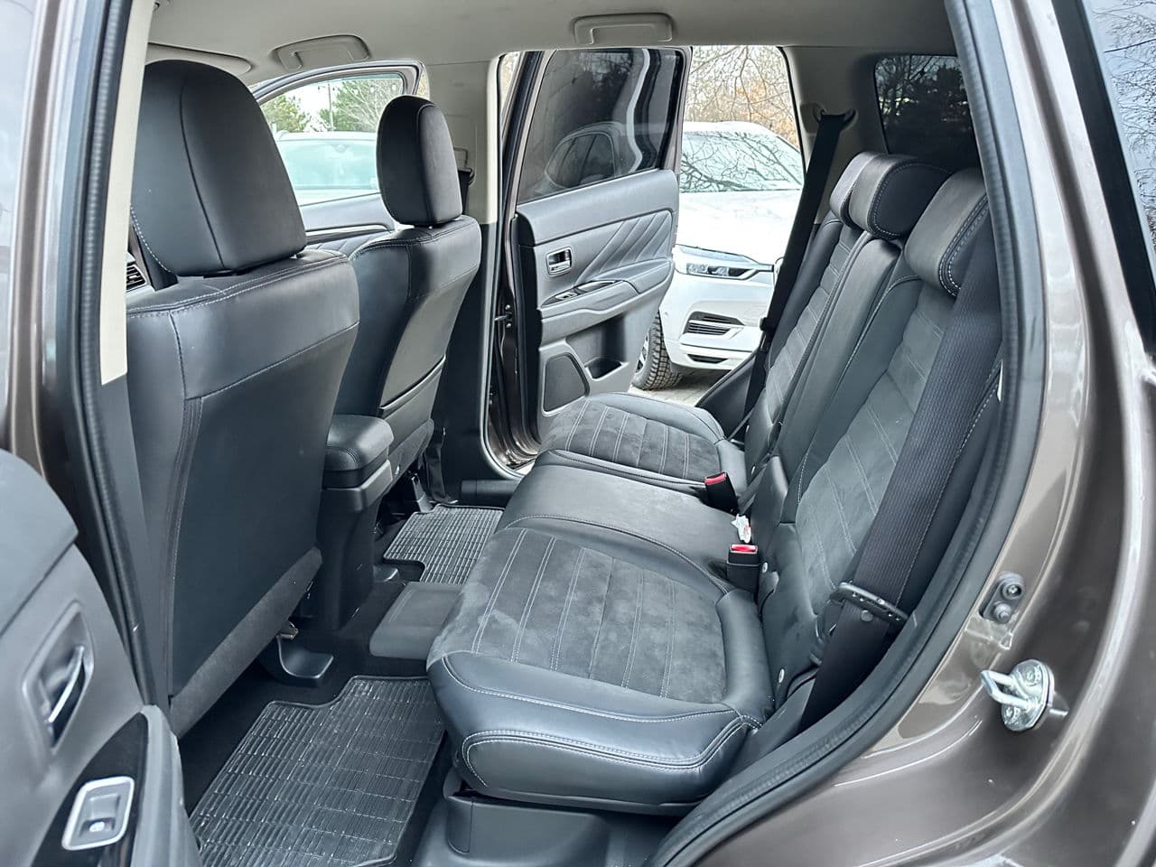 Mitsubishi Outlander 2015 — Миниатюра 9