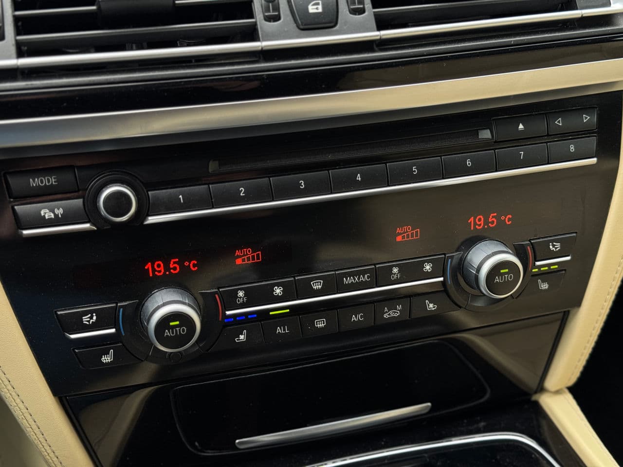 BMW 730 2012 — Миниатюра 16