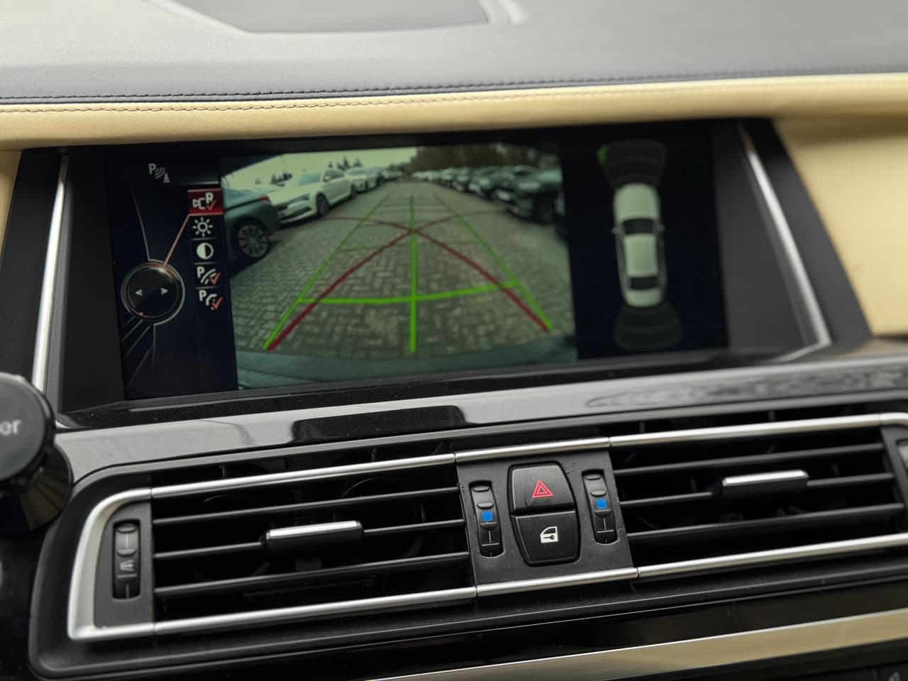 BMW 730 2012 — Миниатюра 14