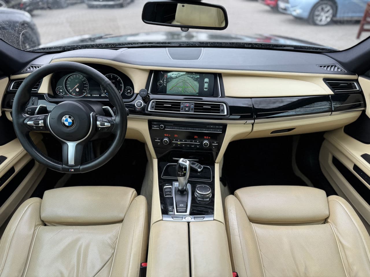 BMW 730 2012 — Миниатюра 10