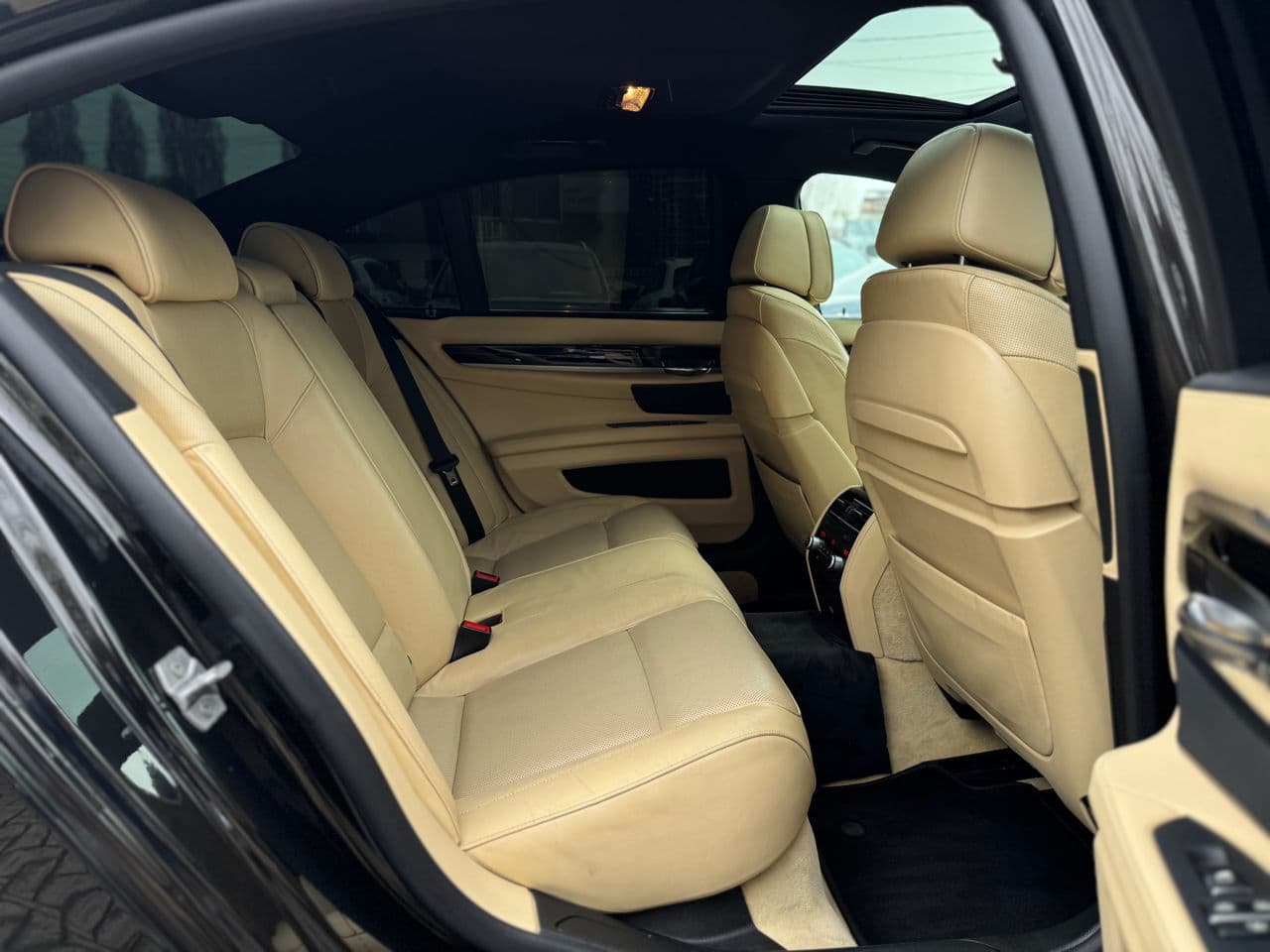 BMW 730 2012 — Миниатюра 19
