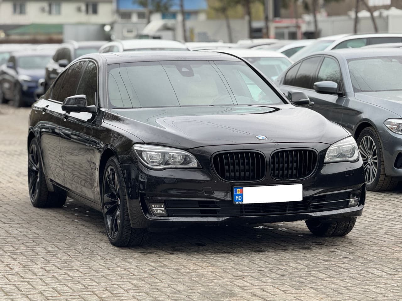 BMW 730 2012 — Миниатюра 3