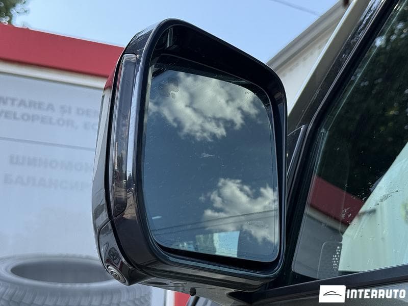 Land Rover Defender 2020 — Миниатюра 5