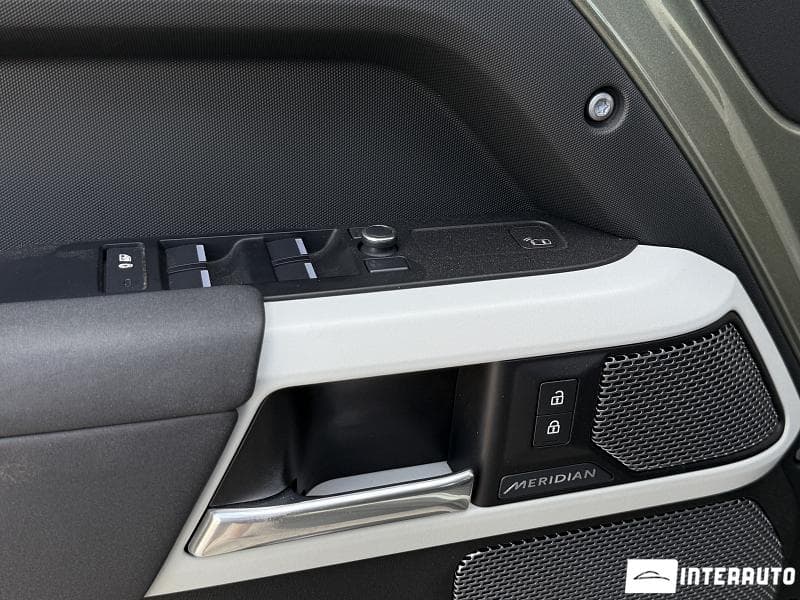 Land Rover Defender 2020 — Миниатюра 8