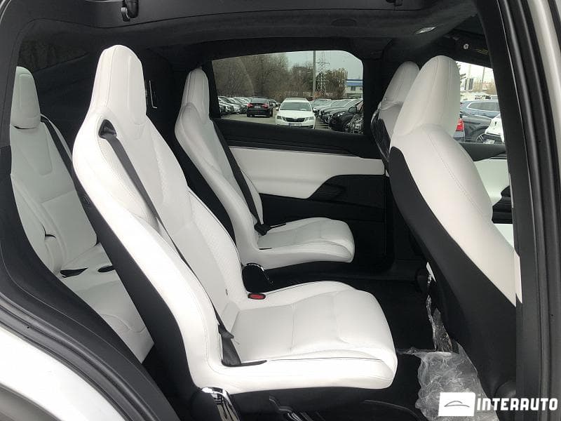 Tesla Model X Plaid 2023 — Миниатюра 8