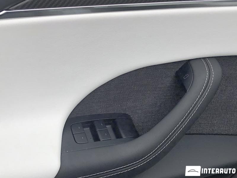 Tesla Model X Plaid 2023 — Миниатюра 23