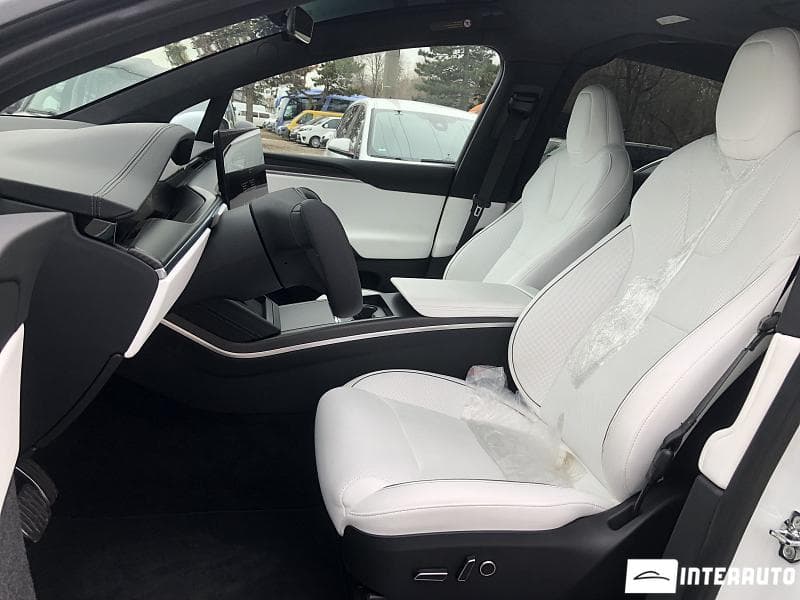 Tesla Model X Plaid 2023 — Миниатюра 5