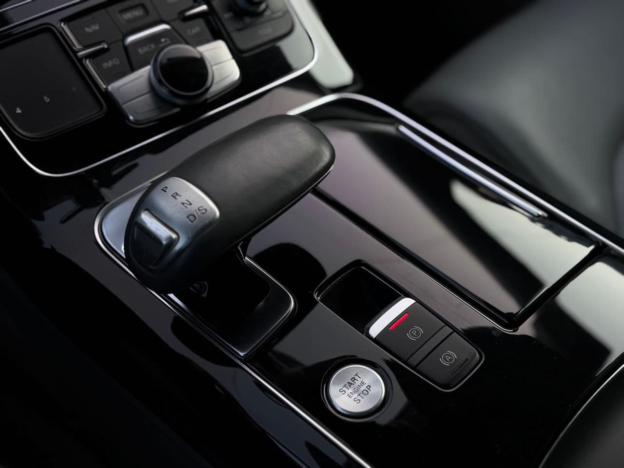 Audi A8 2016 — Миниатюра 20