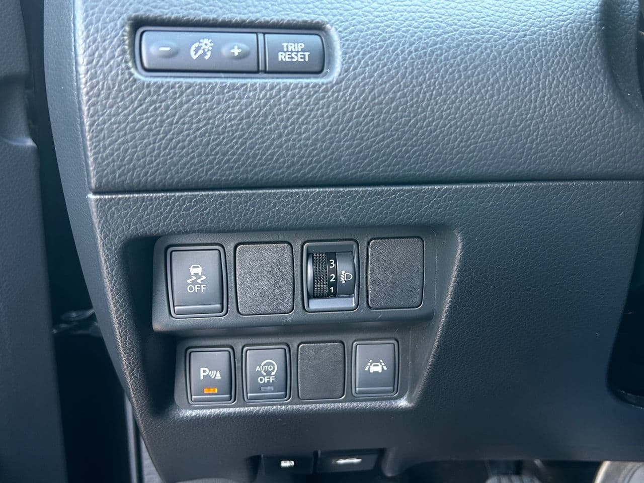 Nissan Qashqai 2015 — Миниатюра 8