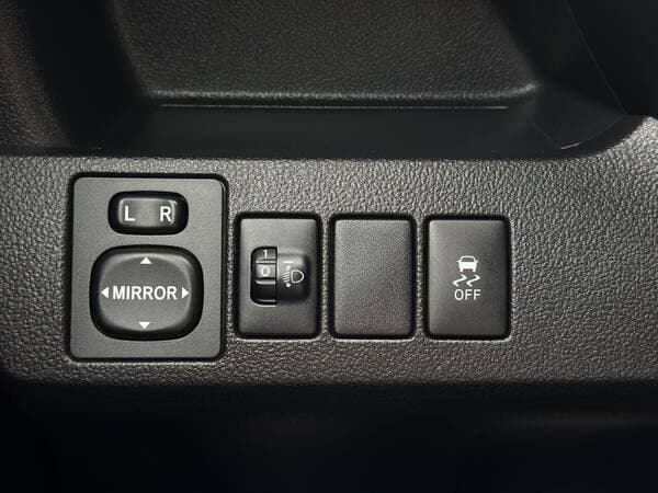Toyota Verso S 2011 — Миниатюра 14