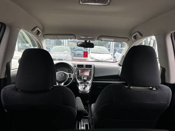 Toyota Verso S 2011 — Миниатюра 8