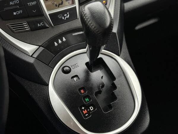 Toyota Verso S 2011 — Миниатюра 12