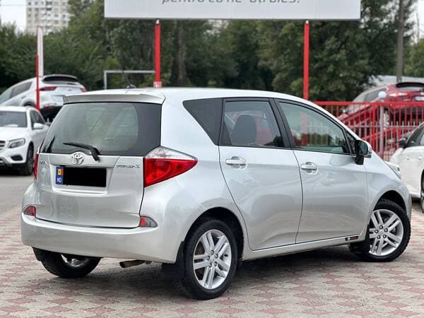 2011 Toyota Verso S — Miniatură 4