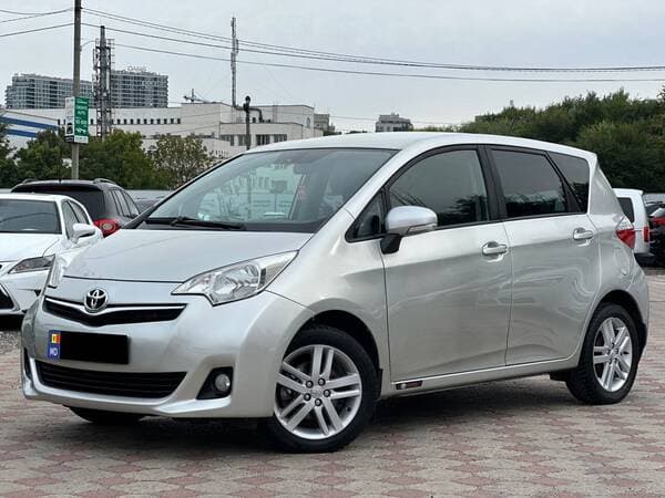2011 Toyota Verso S — Miniatură 2