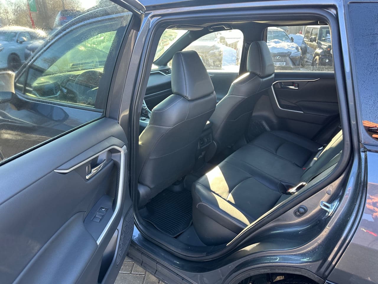 Toyota Rav-4 2022 — Миниатюра 14