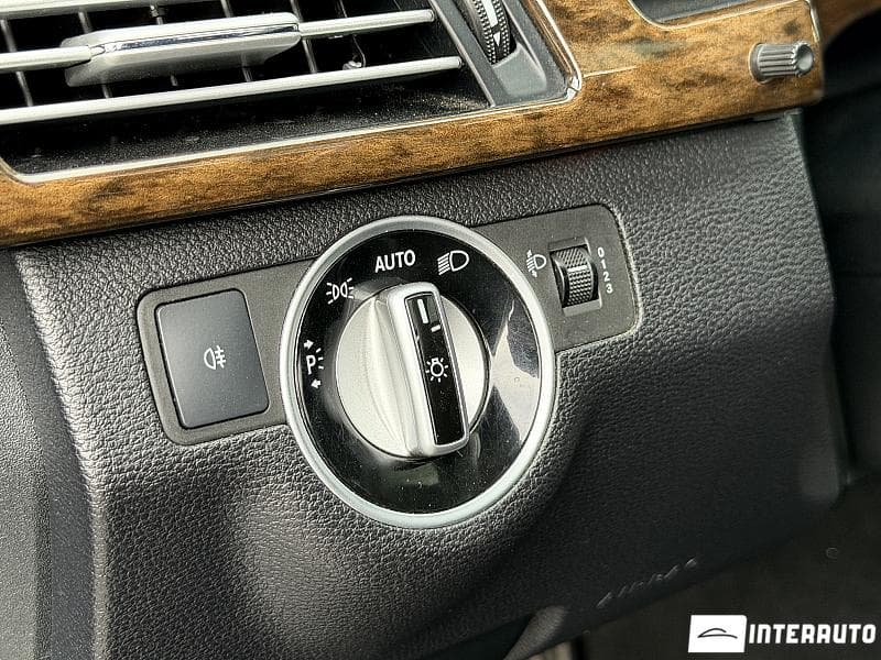 Mercedes E 200 2012 — Миниатюра 15