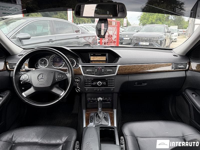 Mercedes E 200 2012 — Миниатюра 10