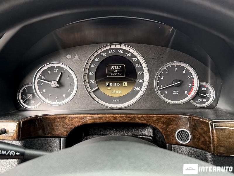 Mercedes E 200 2012 — Миниатюра 11