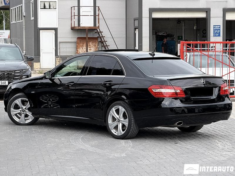 Mercedes E 200 2012 — Миниатюра 2