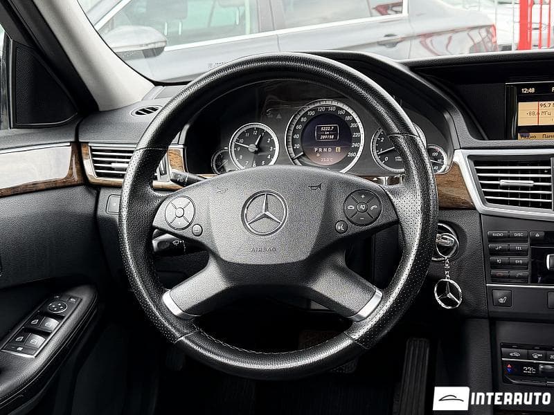 Mercedes E 200 2012 — Миниатюра 12