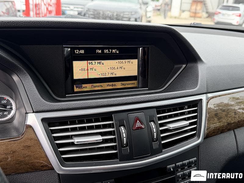 Mercedes E 200 2012 — Миниатюра 13