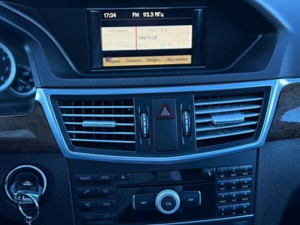 2012 Mercedes E 200 — Miniatură 10