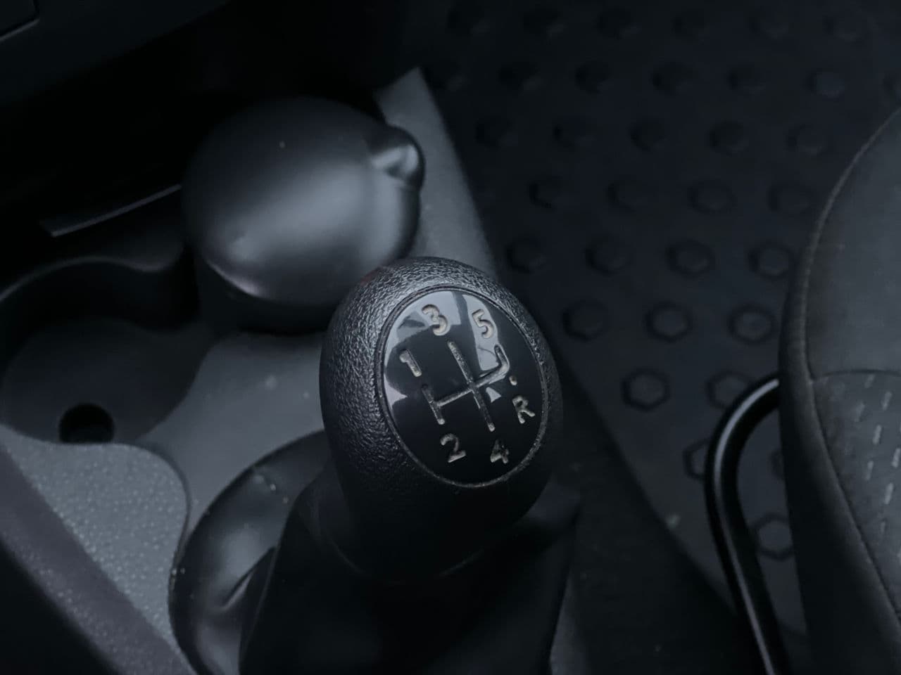 Dacia Logan 2018 — Миниатюра 9