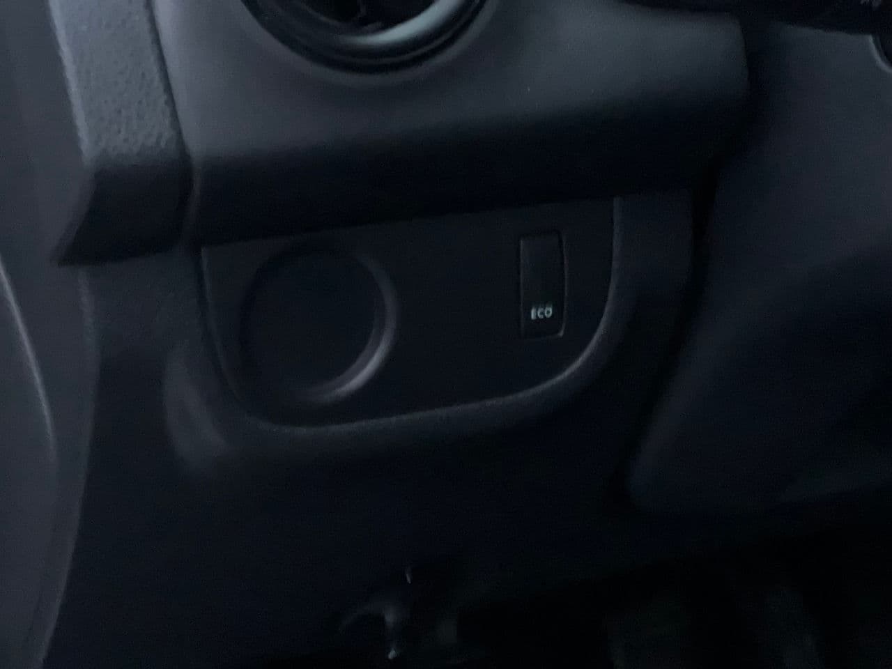 Dacia Logan 2018 — Миниатюра 5