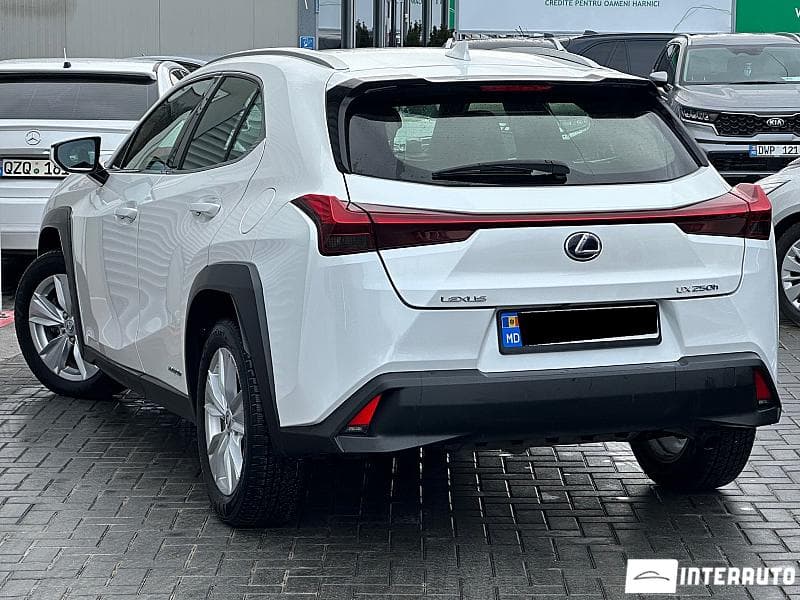 Lexus UX 250h 2020 — Миниатюра 3