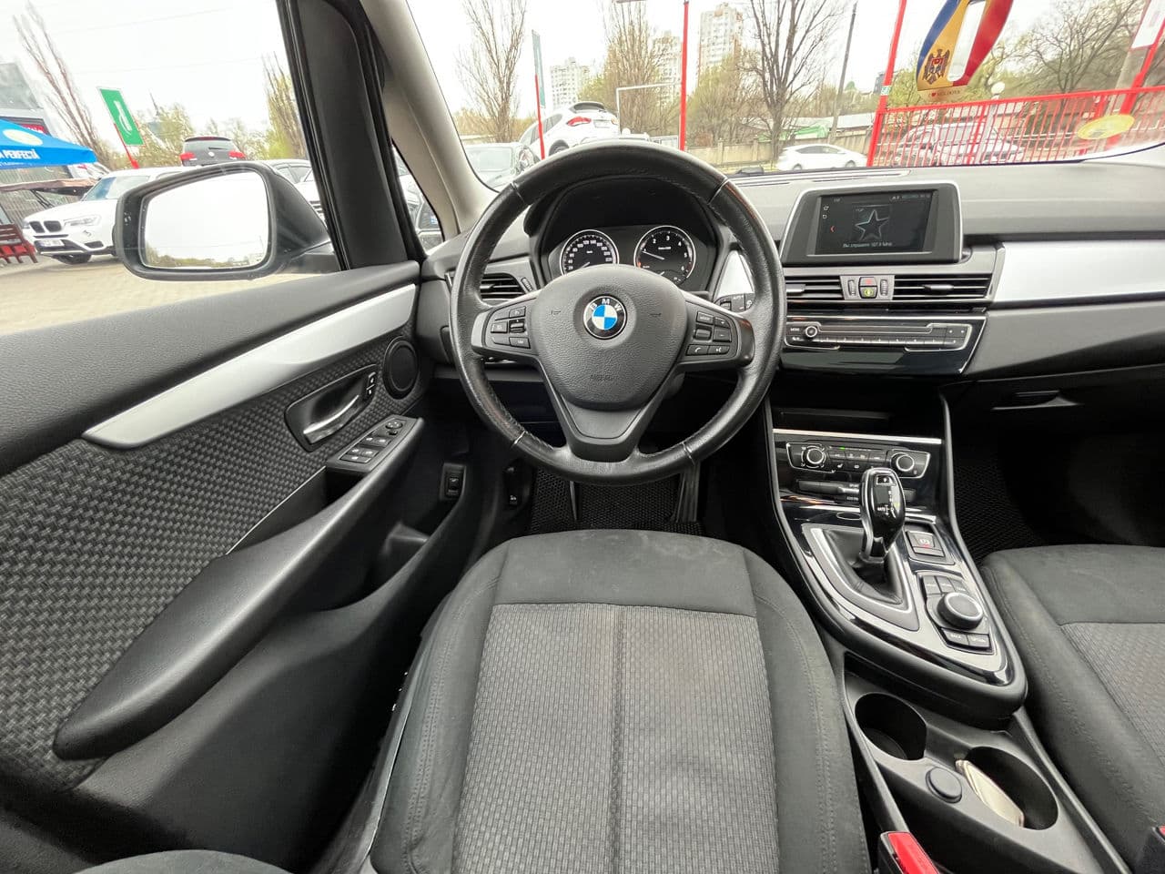 BMW 216d 2018 — Миниатюра 8