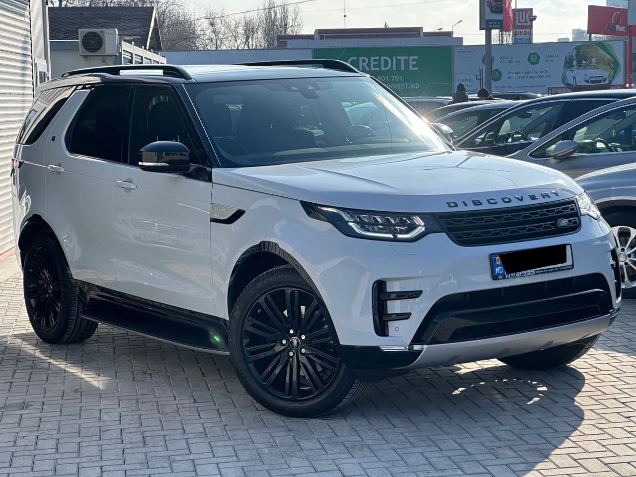 Land Rover Discovery 2017 — Миниатюра 3