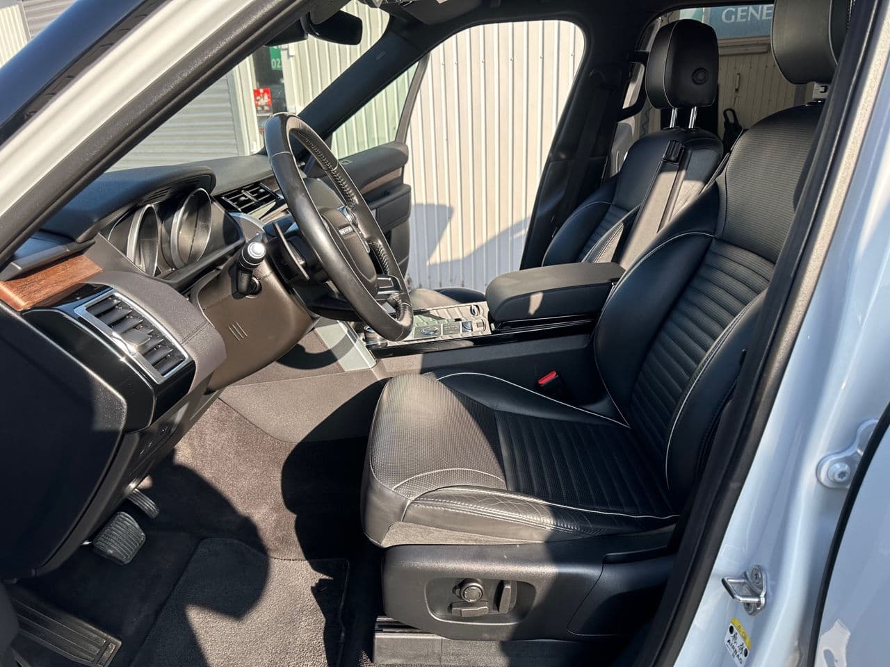 Land Rover Discovery 2017 — Миниатюра 5