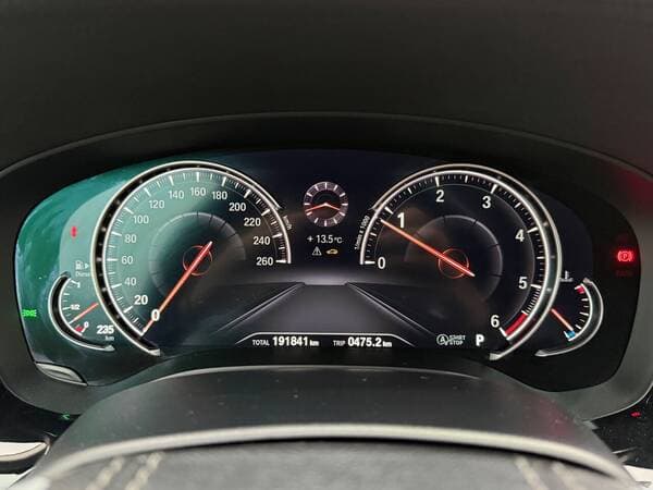 BMW 520 2017 — Миниатюра 18