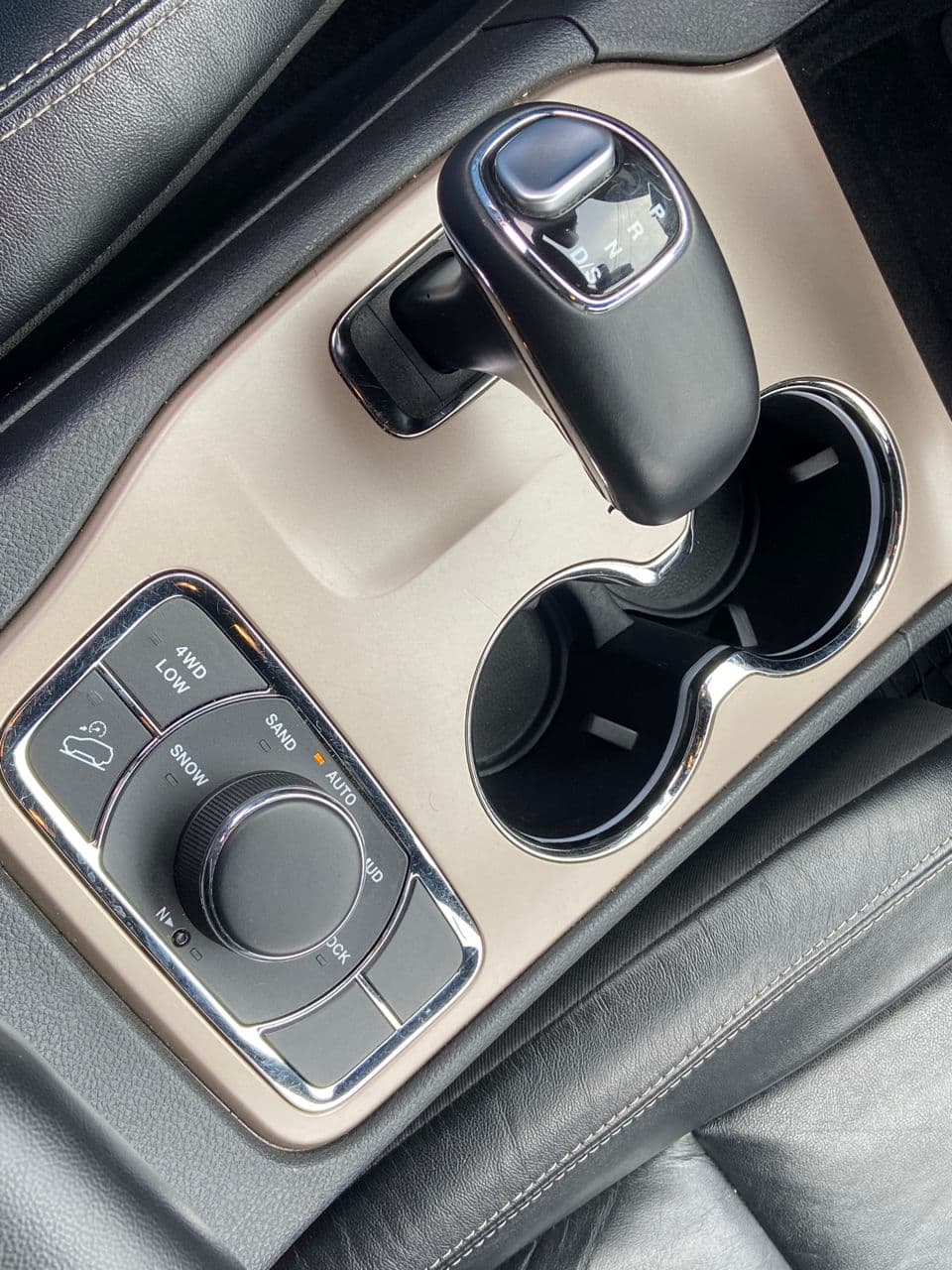 Jeep Grand Cherokee 2014 — Миниатюра 17