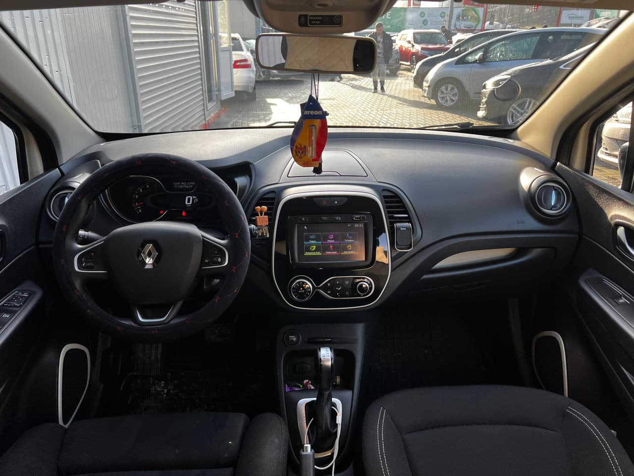 Renault Captur 2017 — Миниатюра 8