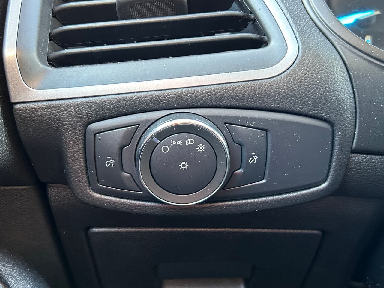 Ford Edge 2016 — Миниатюра 10
