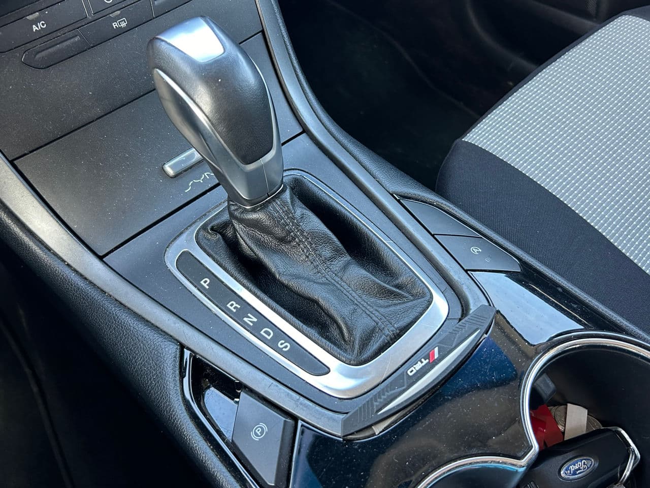 Ford Edge 2016 — Миниатюра 15