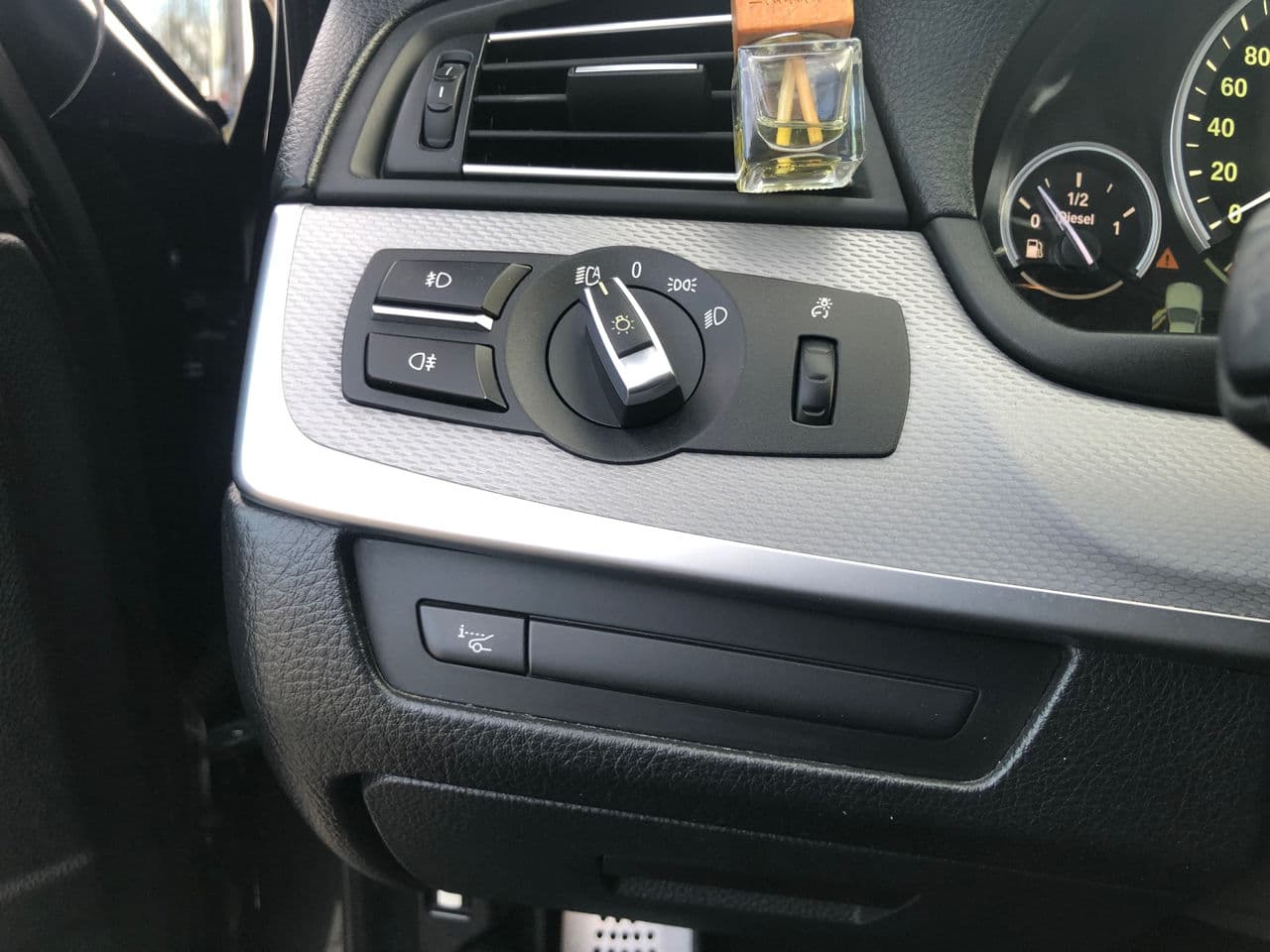 BMW 530 2011 — Миниатюра 6