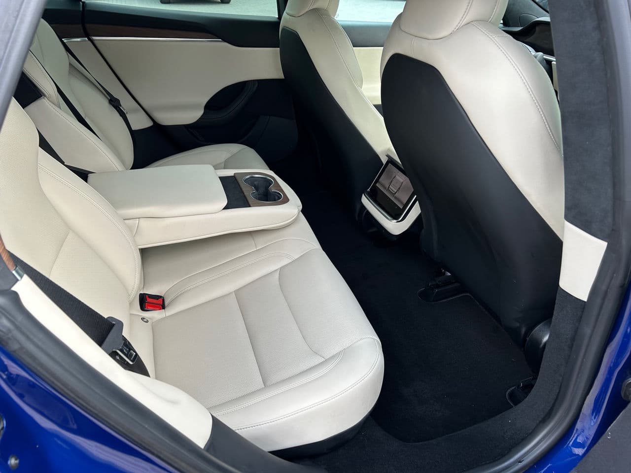 Tesla Model S Plaid 2022 — Миниатюра 17